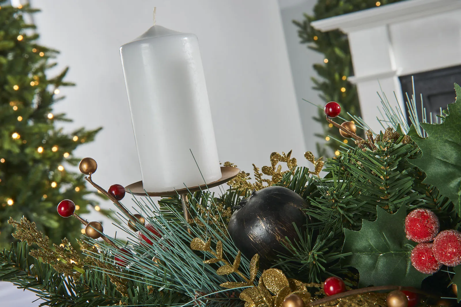3 Pillar Decorated Garland Candle Holder, 76 cm