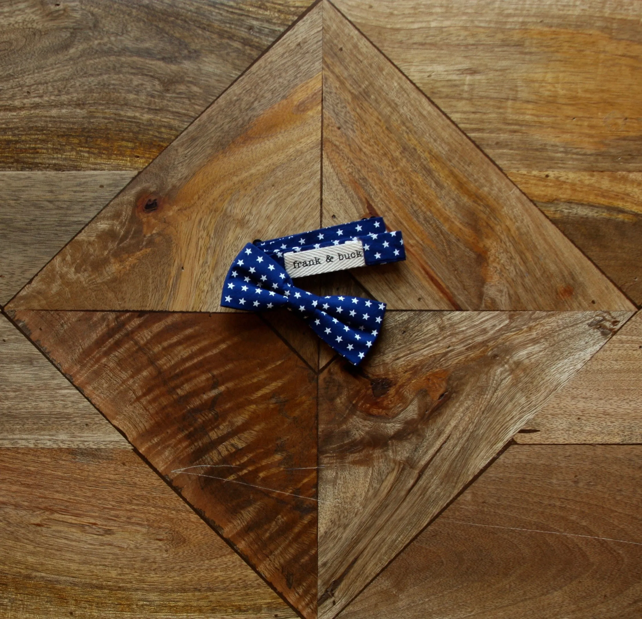 ABE || SMALL PET BOW TIE
