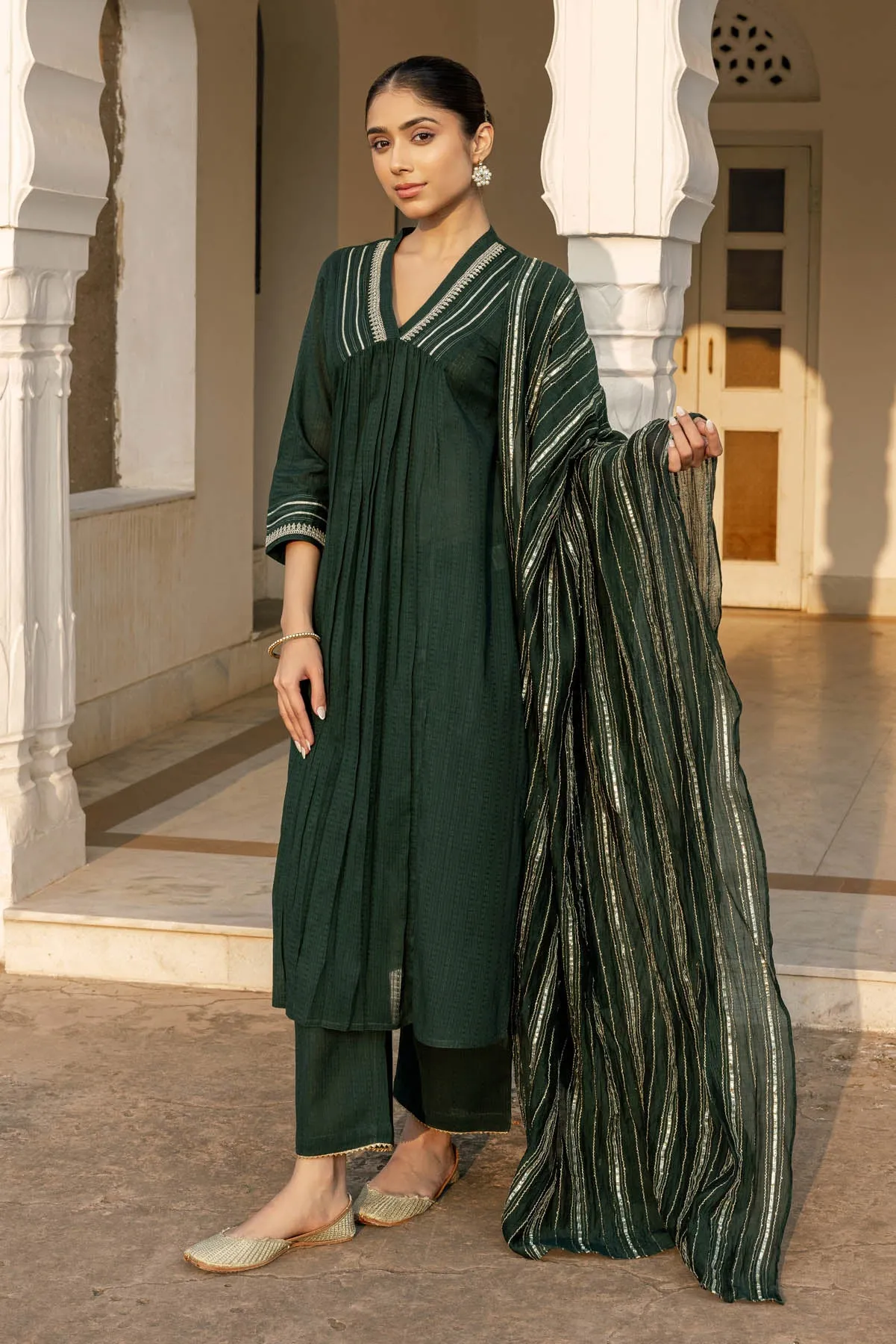 Aiza Kurta