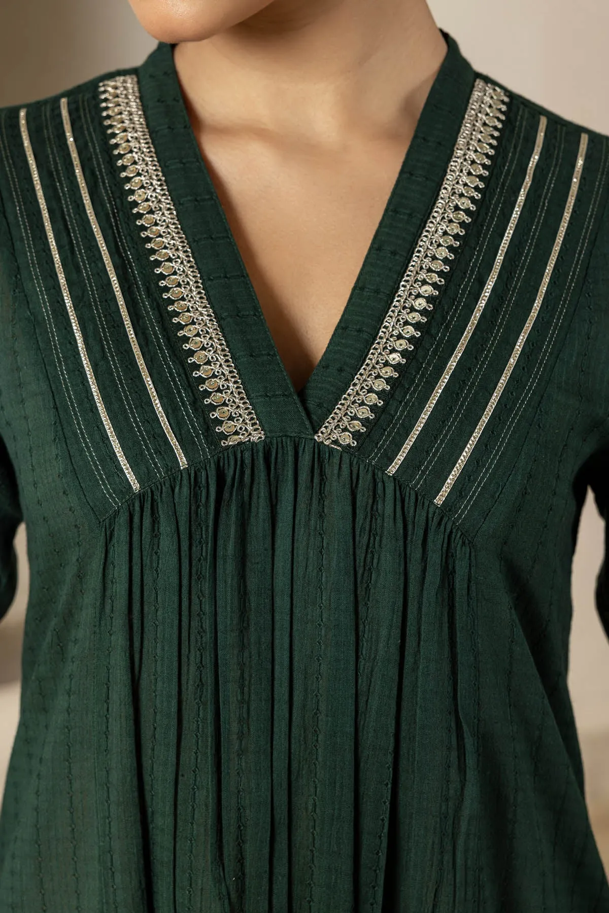 Aiza Kurta