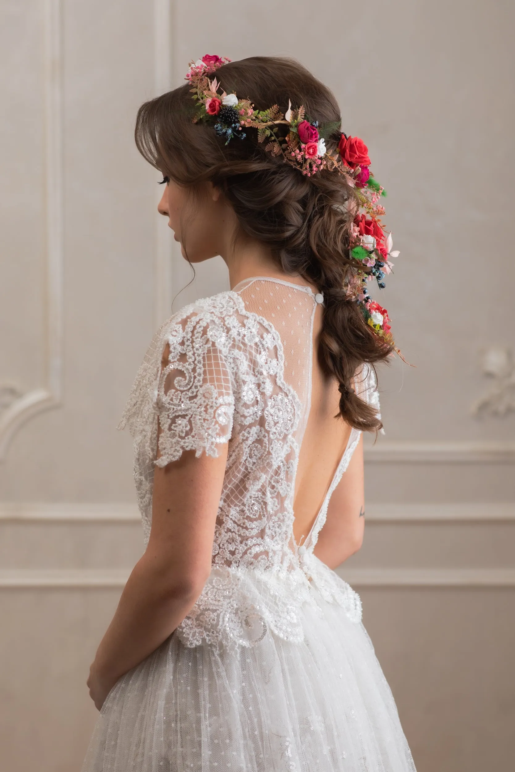 Bridal flower garland with red roses Wedding hair jewellery Magaela hair flowers Shapeable hair vine Long bendable garland with blueberries