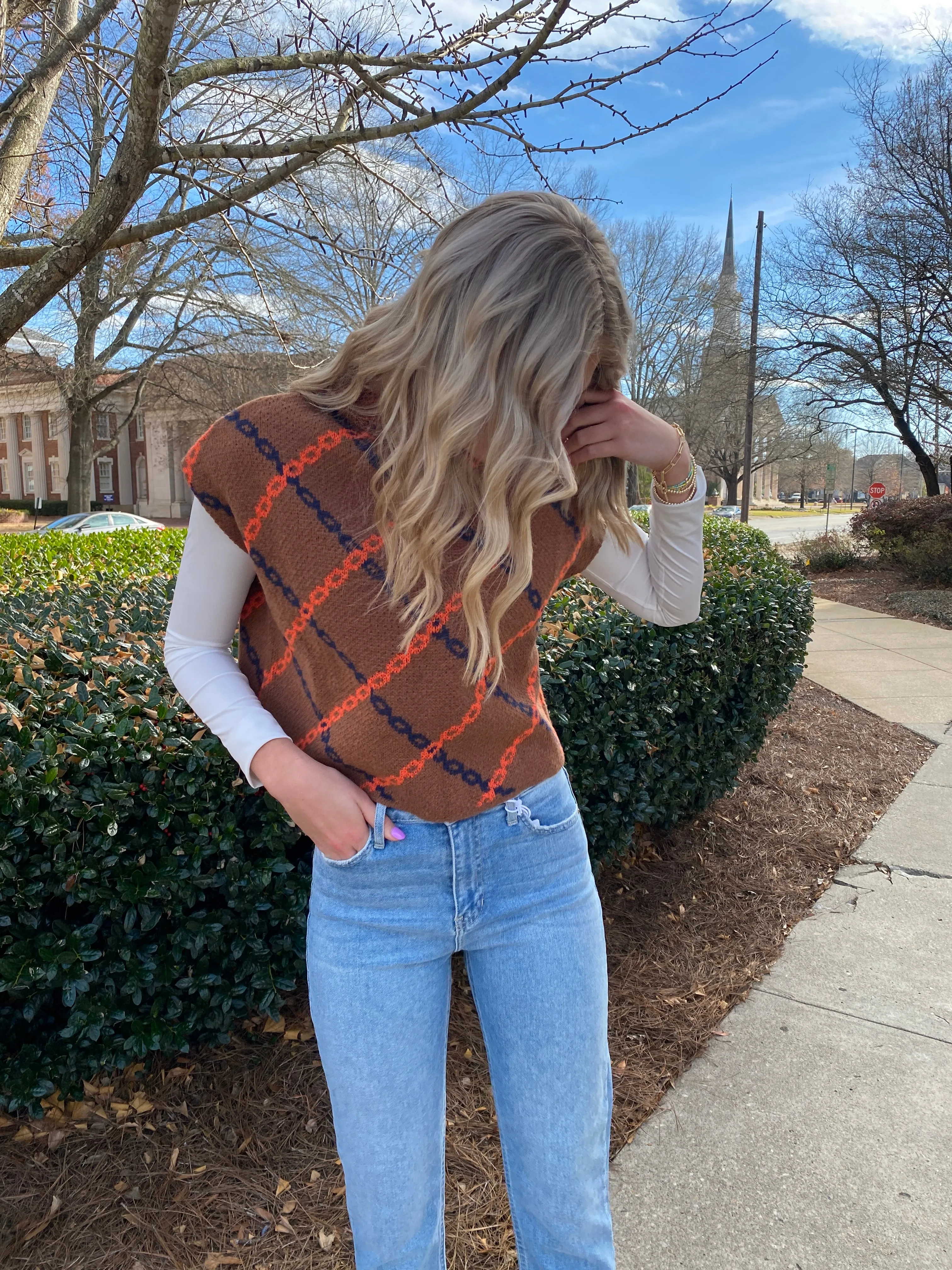 BROWN CHAIN PRINT KNIT SWEATER VEST