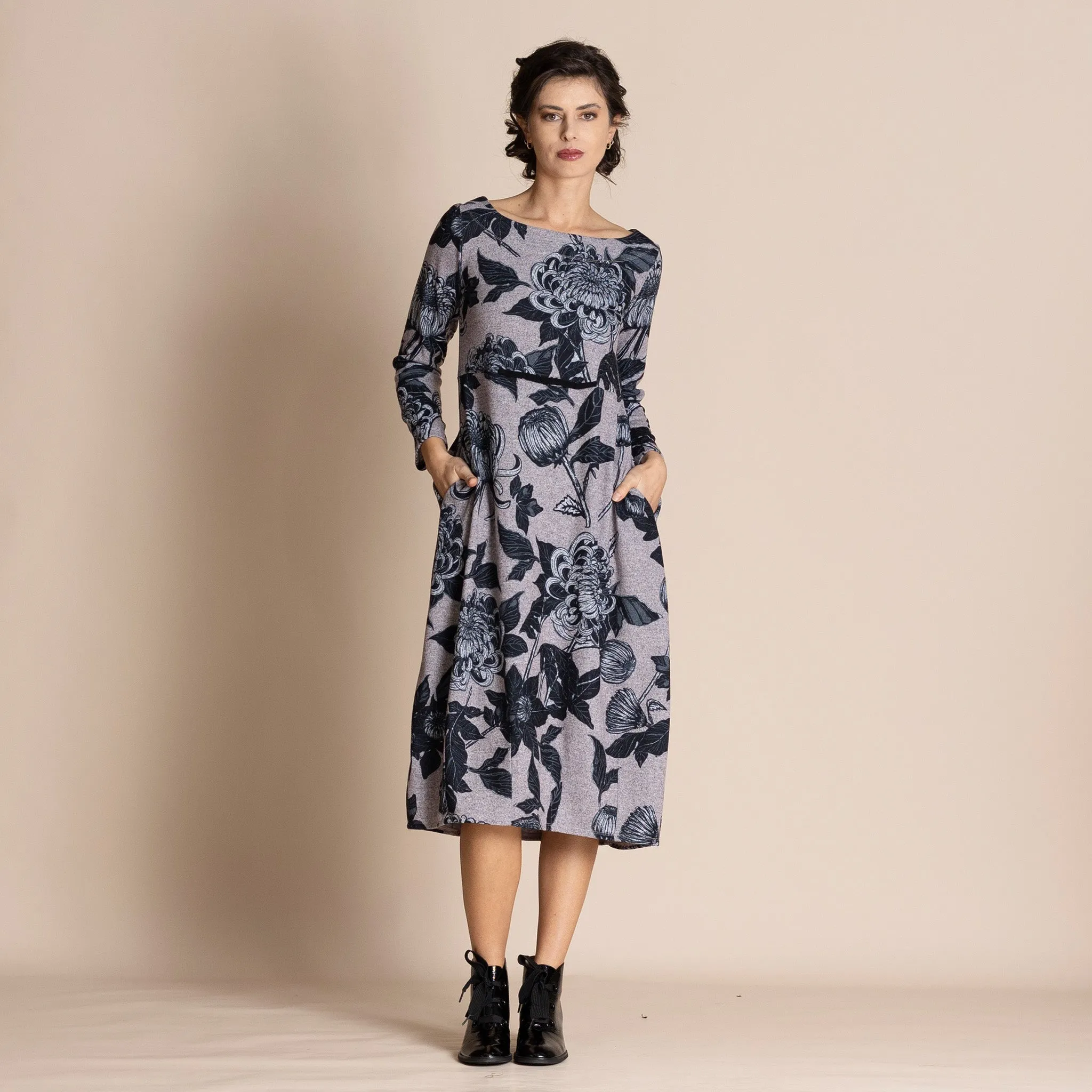 chrysanthemum knit romance dress