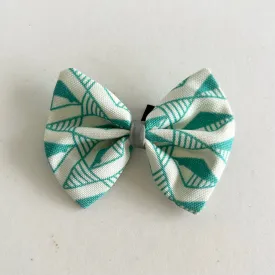 Hiro Wolf Dog Bow Tie: Geo Green