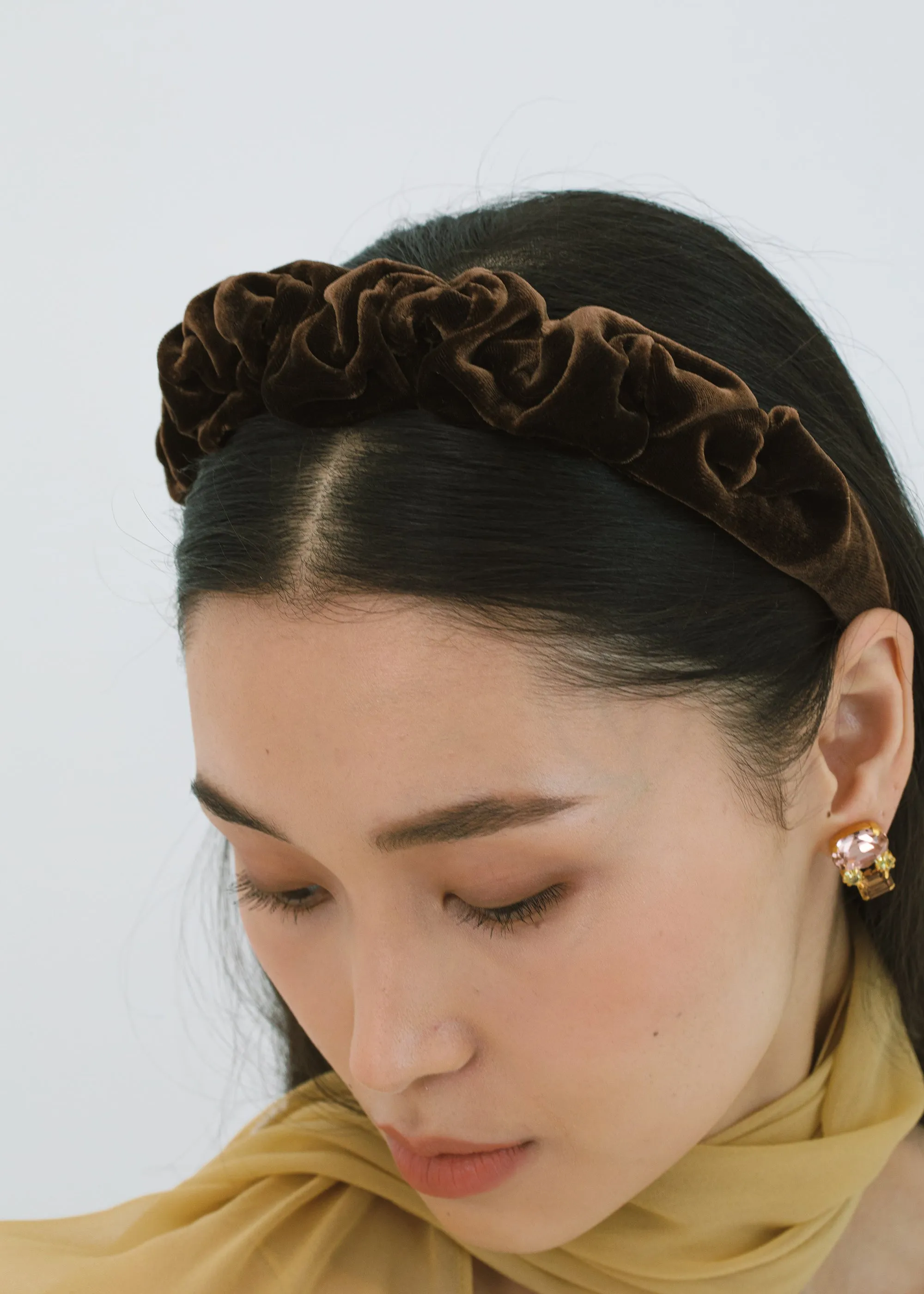 Lia Headband in Velvet -- Chocolate