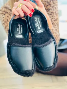 Sample Sale Black Leather Snug size 39
