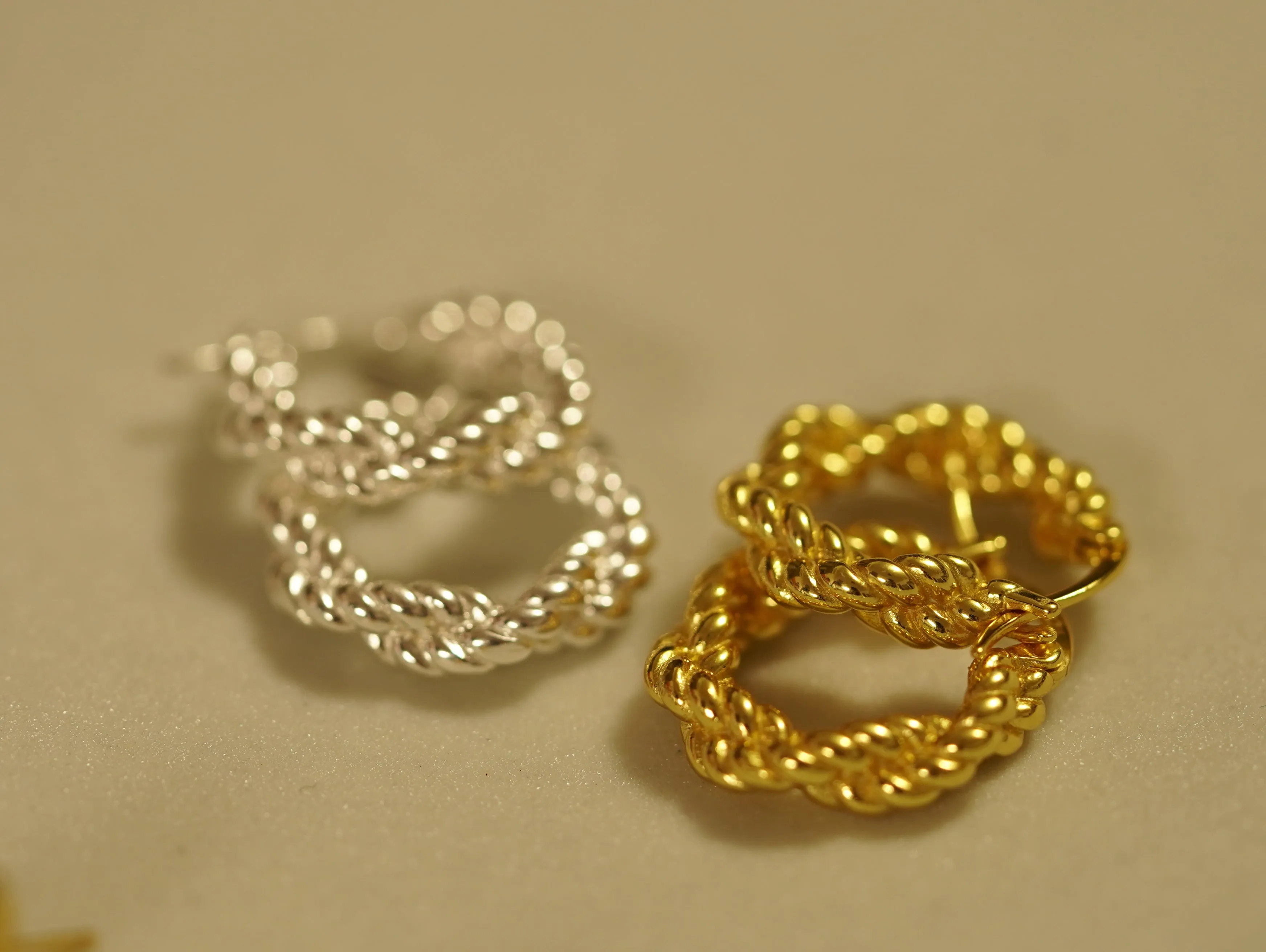 Streetwear Twist Sterling Silver Plating Hoop Earrings - Color: Gold